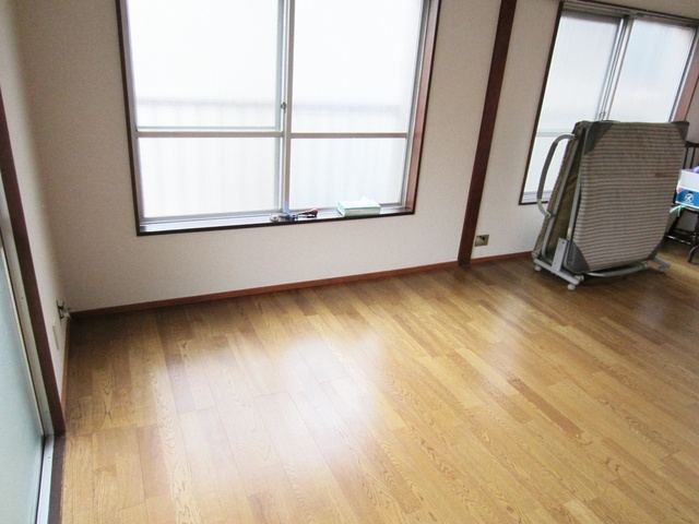 長岡マンションの居間・リビング