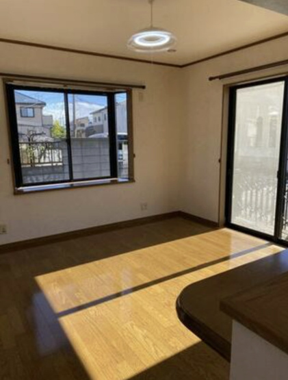 【居間・リビング】 | 久喜市緑1丁目　中古戸建