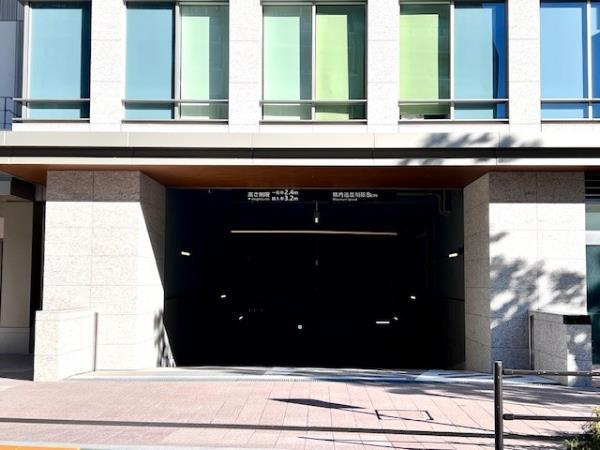 白金ザ・スカイ東棟の駐車場|駐車場完備です