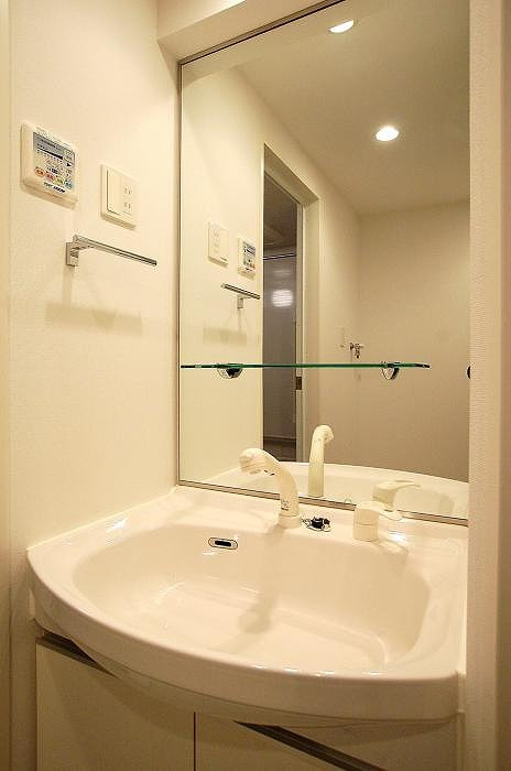 ステージファースト新御徒町の洗面所|広い洗面スペース