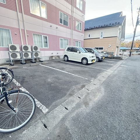 石崎コーポⅢの駐車場