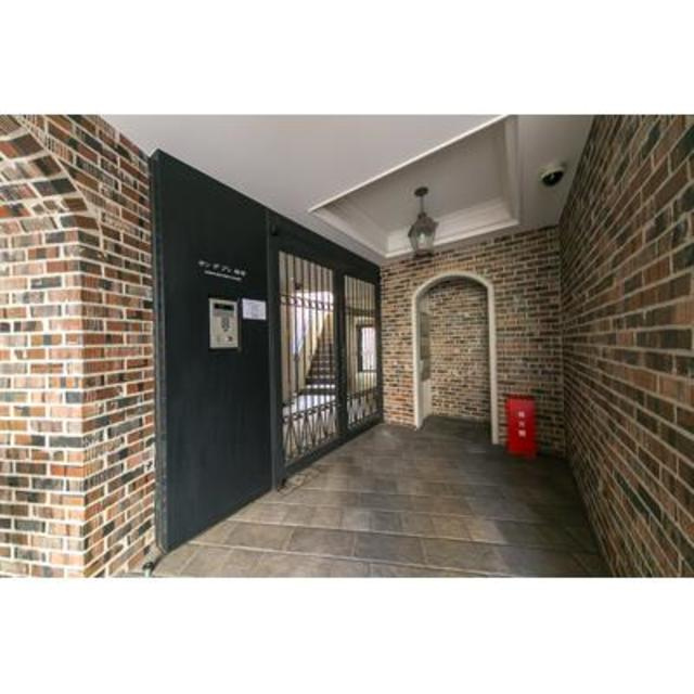 サン　デプレ麻布のエントランス|建物の内部です