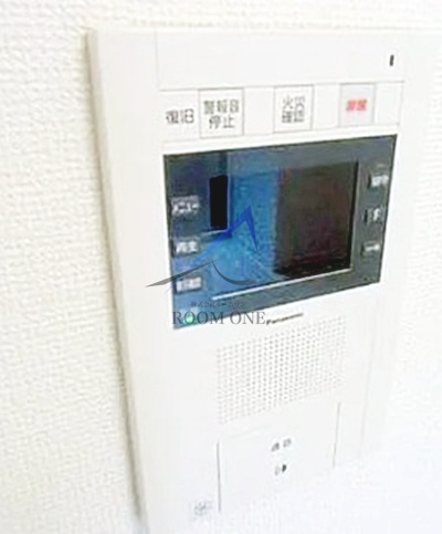 プラシア北千住のセキュリティ|モニター付きインターホンです。