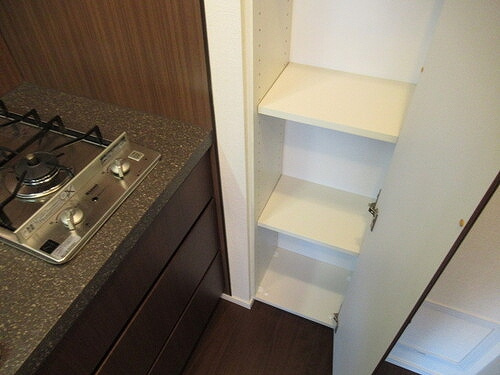 クオリア三田のキッチン|キッチン収納