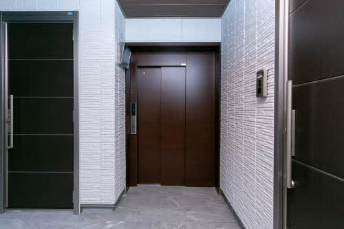 シャーメゾン八戸ノ里のロビー