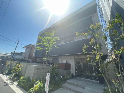 シャーメゾン八戸ノ里のエントランス