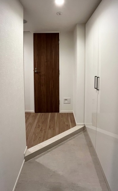 パークアクシス菊川ステーションイーストの玄関|※写真は同タイプ住戸です。