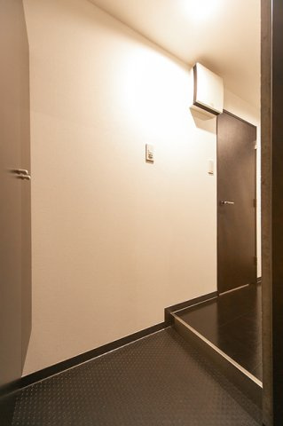 ＶＡＩＮＱＵＥＵＲ　ｉｗａｍｏｔｏｃｈｏの玄関|※写真は同タイプ住戸です。