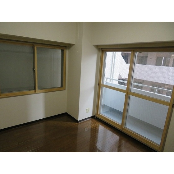 アレックスビルの居間・リビング|洋室