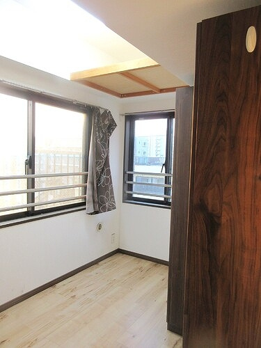 ライオンズガーデン東大島のその他|納戸約3.0畳　※内装前、カーテン撤去予定