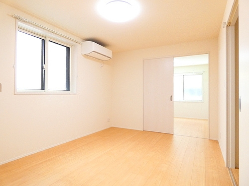 ルミケオ大手町の居間・リビング|リビングダイニング　別角度