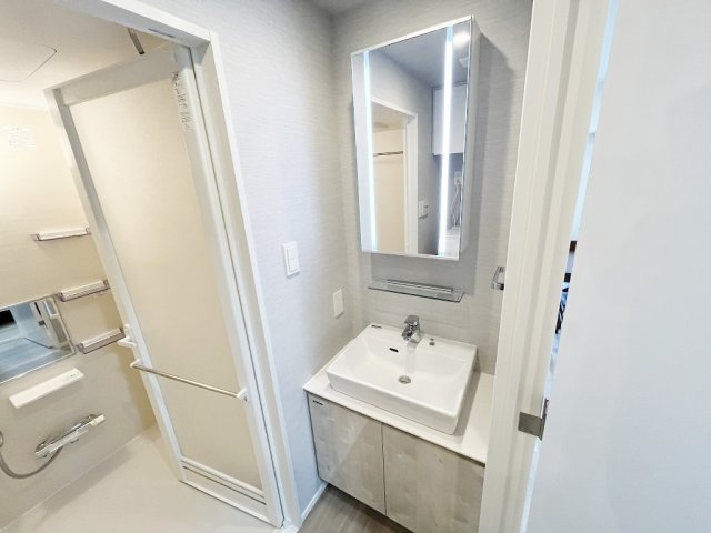 The LOG日本橋の内装|明るい室内です