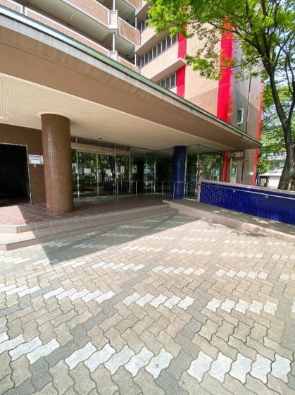 大阪市港区築港２丁目の賃貸マンションのエントランス