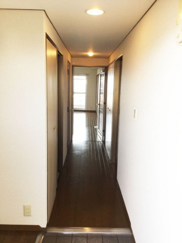 大阪市港区築港２丁目の賃貸マンションの玄関