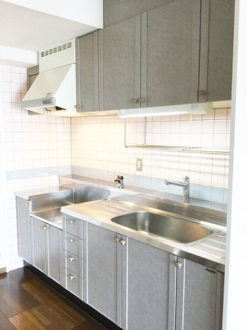 大阪市港区築港２丁目の賃貸マンションのキッチン