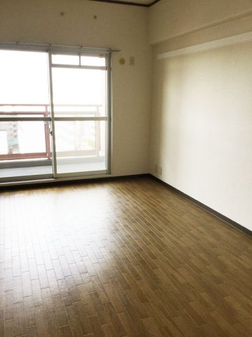 大阪市港区築港２丁目の賃貸マンションの居間・リビング