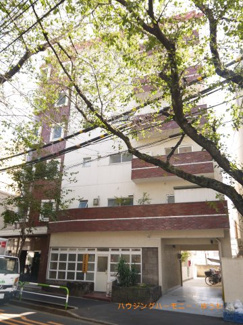 【外観】 | 洗練された印象の外観で訪れる人の記憶にも残るスタイリッシュな邸宅。