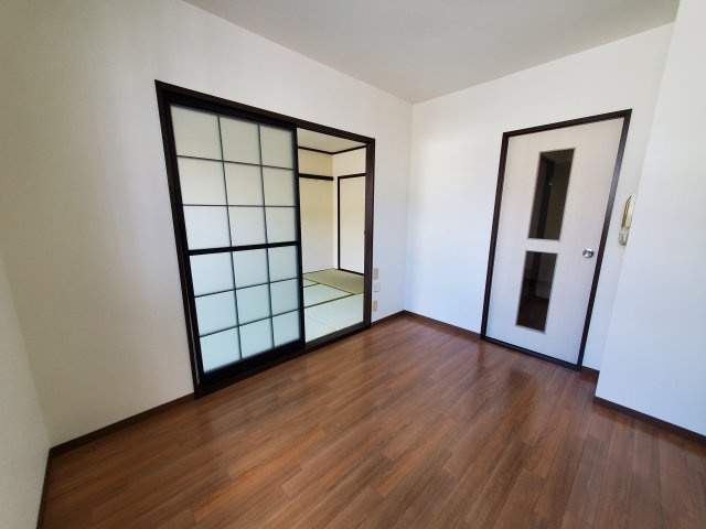 アネックス宝塚の居間・リビング