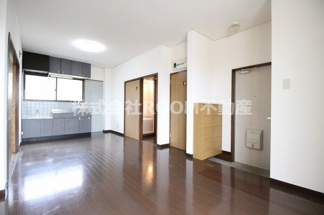 メゾン都原の内装|明るい室内です