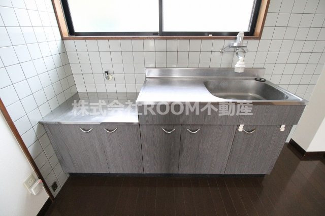 メゾン都原のキッチン|コンパクトなキッチンで掃除もラクラク