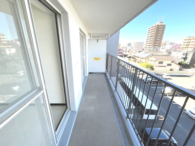 【バルコニー】 | パロスみよし町 | バルコニー　ご都合のよろしい日時に現地をご案内させて頂きます！是非、お問い合わせお待ちしております!!