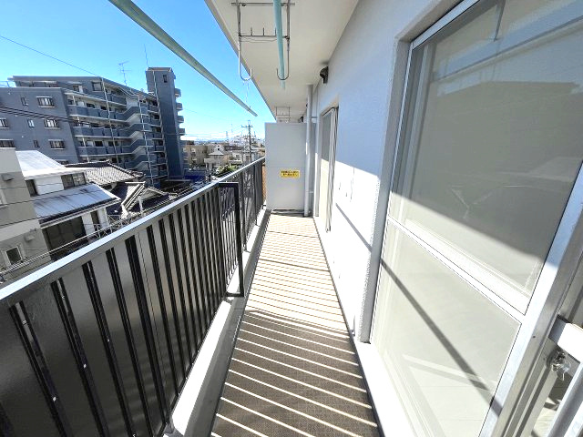 パロスみよし町のバルコニー|バルコニー　ご都合のよろしい日時に現地をご案内させて頂きます！是非、お問い合わせお待ちしております!!