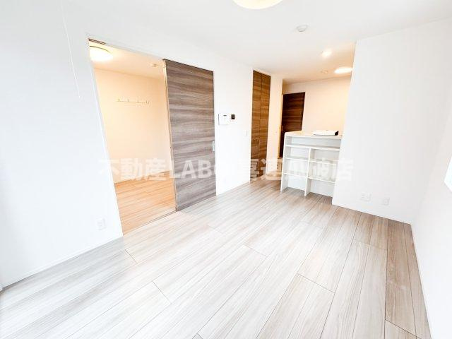 スペチアーレ平野東の洋室