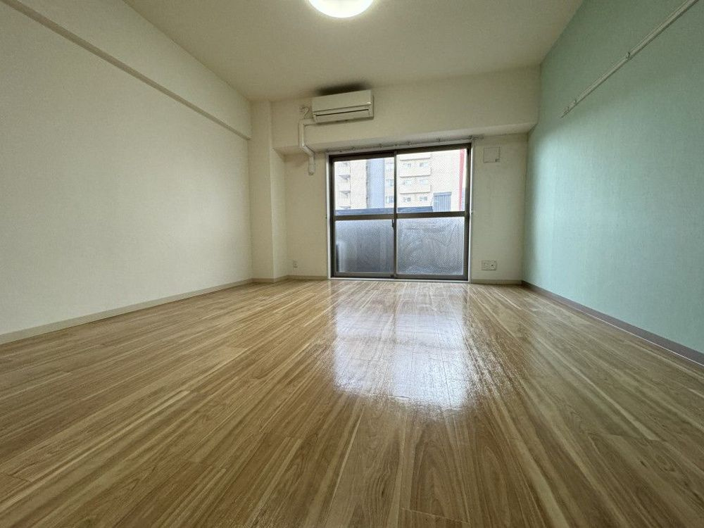 Y’z Lucaoの洋室