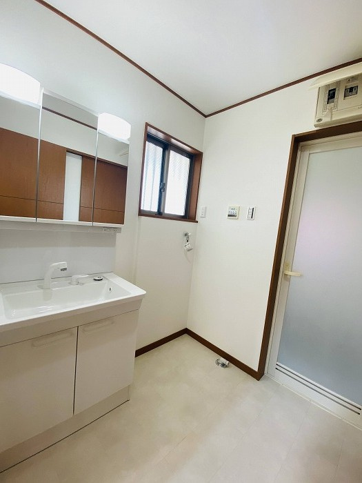 【仲介手数料無料／名古屋市西区】名古屋市西区清里町　中古戸建の独立洗面台