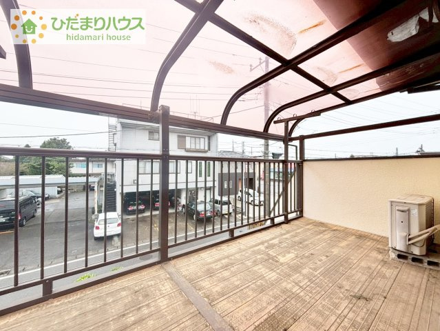 【バルコニー】 | 常総市水海道森下町　中古戸建 | 雨の日でも安心なインナーバルコニーなら、外出時もお洗濯物が濡れる心配をしなくてすみますね♪