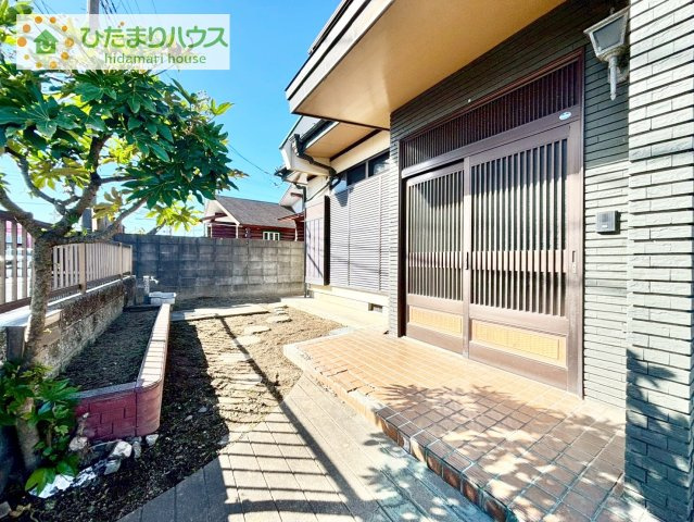 【庭】 | 常総市水海道森下町　中古戸建 | 周辺には高い建物がないため、お庭には太陽の光が降り注ぎます♪