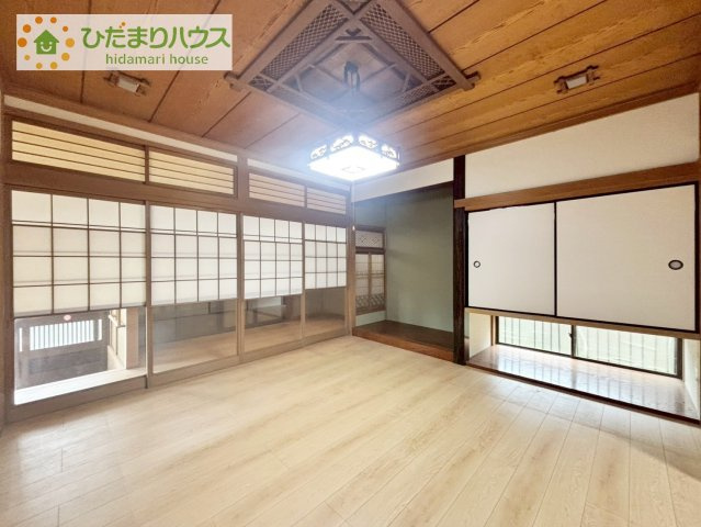 【居間・リビング】 | 常総市水海道森下町　中古戸建 | 大型テレビに大型ソファー(^^)どんなインテリアにしますか？