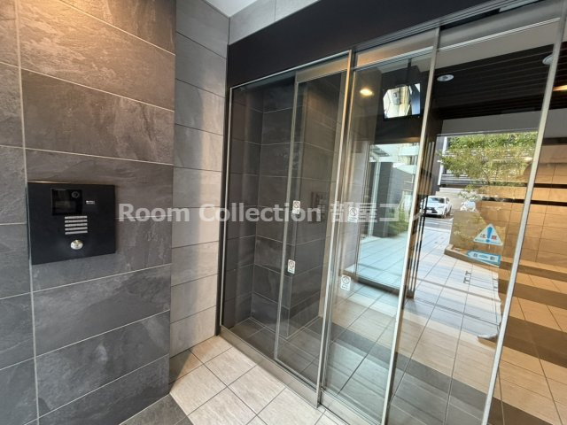 エスリード池下レスティアのエントランス