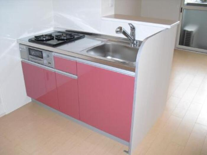 ルヴニールのキッチン|コンパクトなキッチンで掃除もラクラク