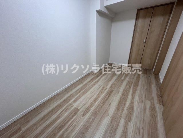 寝屋川コーポラスの子供部屋|洋室4.3帖
■物件内覧・資金計画相談・住宅ローン相談、リフォーム相談、お問合せ受付中■
※当日・翌日のご内覧、ご相談はお電話でのお問合せがスムーズです！