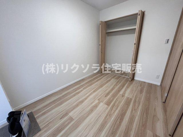 寝屋川コーポラスの寝室|洋室5.0帖
■物件内覧・資金計画相談・住宅ローン相談、リフォーム相談、お問合せ受付中■
※当日・翌日のご内覧、ご相談はお電話でのお問合せがスムーズです！