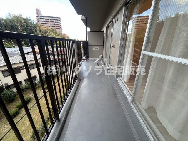 寝屋川コーポラスのバルコニー|■物件内覧・資金計画相談・住宅ローン相談、リフォーム相談、お問合せ受付中■
※当日・翌日のご内覧、ご相談はお電話でのお問合せがスムーズです！