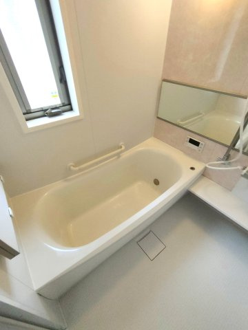 吉川市　美南4丁目　中古戸建の浴室|追い焚き対応で時間差入浴に便利