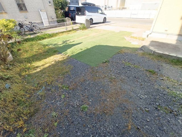 吉川市　美南4丁目　中古戸建の庭|陽当たりのよい庭で家庭菜園やガーデニングを満喫