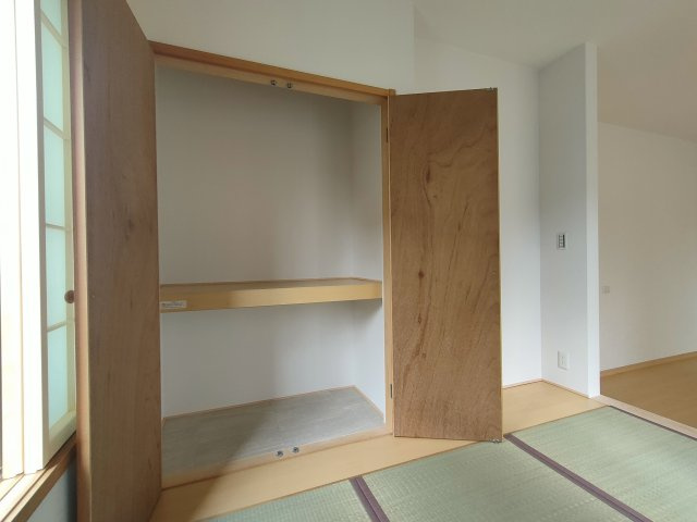 吉川市　美南4丁目　中古戸建の和室|和室があれば、来客や子供用のスペースとして活躍します