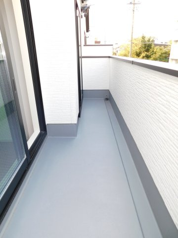 名古屋市瑞穂区萩山町２丁目の新築一戸建のバルコニー|◇バルコニー◇　　陽当り良好なワイドバルコニー！　洋室２部屋から出入りできます♪