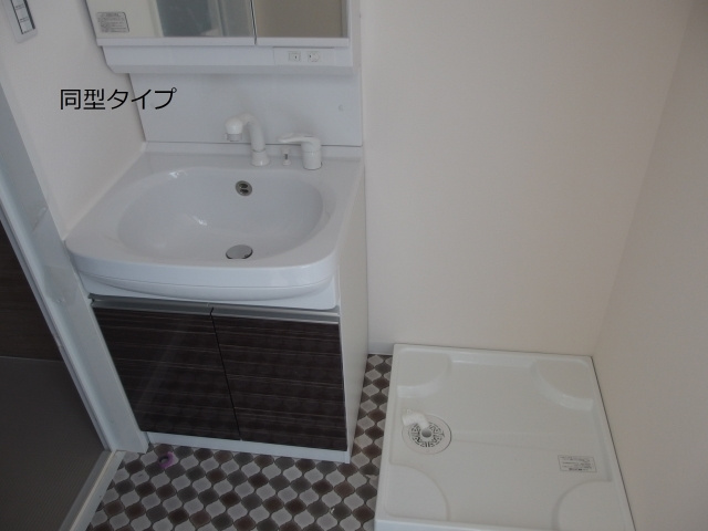 ウイングコート深沢の洗面所