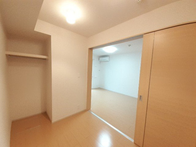 【洋室】 | エスカーザ | 過ごしやすい室内です