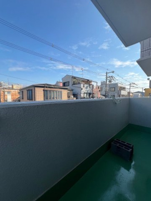 【バルコニー】 | サンハイム林 | バルコニーからの眺めを楽しみながら食事をしませんか