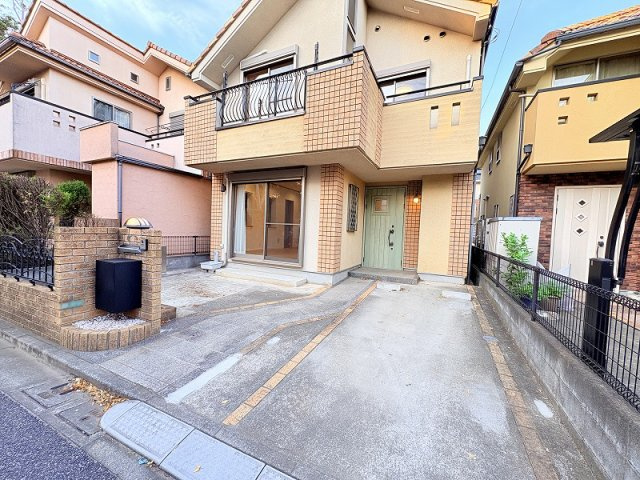 【駐車場】 | 練馬区西大泉1丁目　中古一戸建住宅　(保谷店) | 一種低層ならではの閑静な住宅地。
