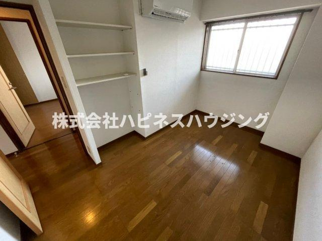 INSURANCE(インシュランス)BLDG.(ビルディング)ⅩⅢ(サーティーン)河原塚の洋室