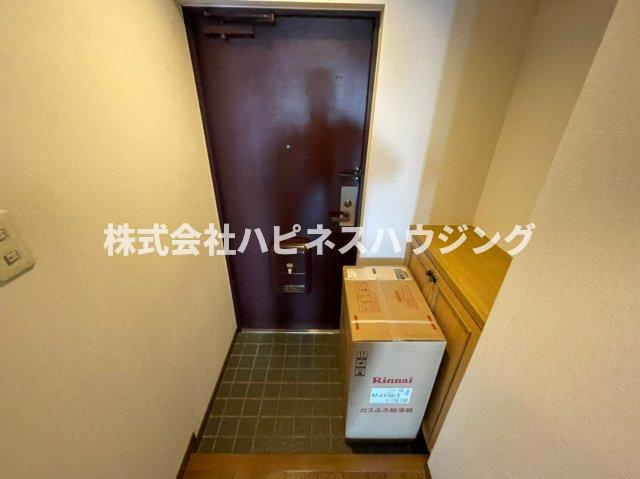 INSURANCE(インシュランス)BLDG.(ビルディング)ⅩⅢ(サーティーン)河原塚の玄関