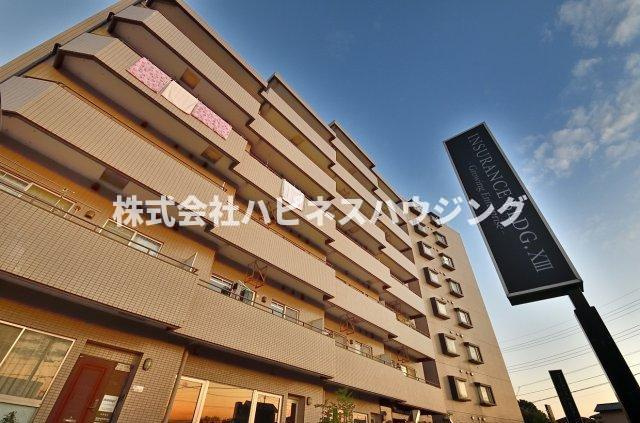 INSURANCE(インシュランス)BLDG.(ビルディング)ⅩⅢ(サーティーン)河原塚の外観|外観タイル張りでキレイ