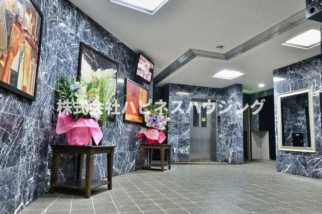 INSURANCE(インシュランス)BLDG.(ビルディング)ⅩⅢ(サーティーン)河原塚のその他|豪華な大理石張りのロビー