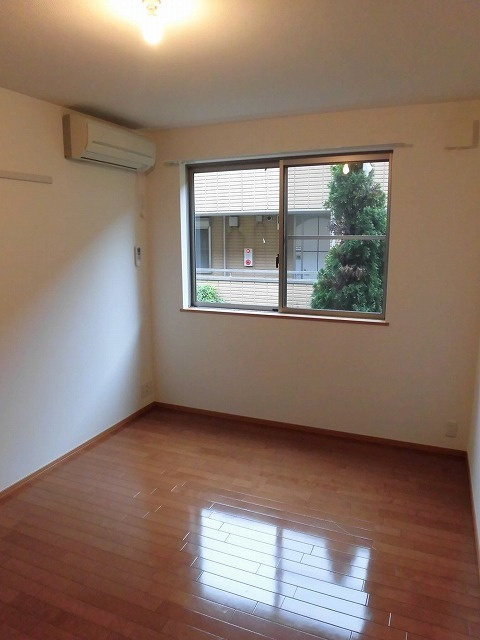 オークヒルＮ棟の居間・リビング|日当たり良好